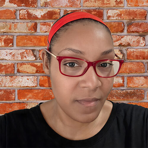 A portrait of the author Skylar Warren